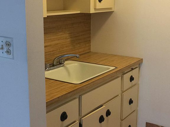 2nd image of 5816 85th St APT 3A