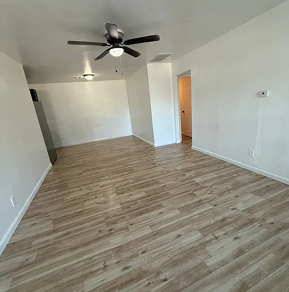 1803 NW Hoover Ave — Photo 1