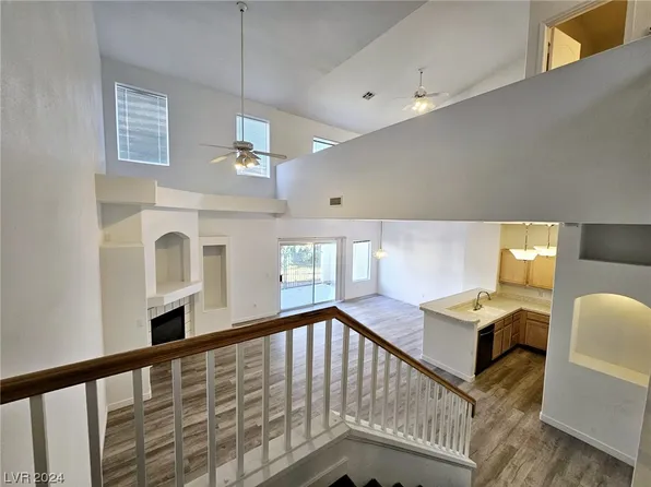5256 Sunny Beach Ln, Las Vegas, NV 89118