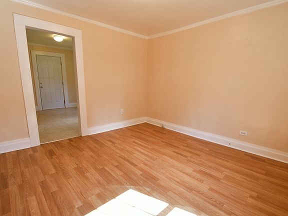 2nd image of 2318 Sunset Ave
