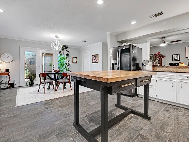 11133 Pinehurst Dr #C — Photo 16