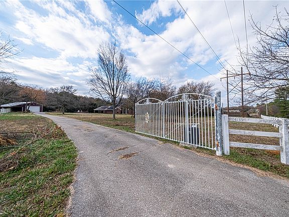 2nd image of 4135 N Hungate Ln