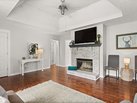 4th image of 105 Pebble Creek Ct