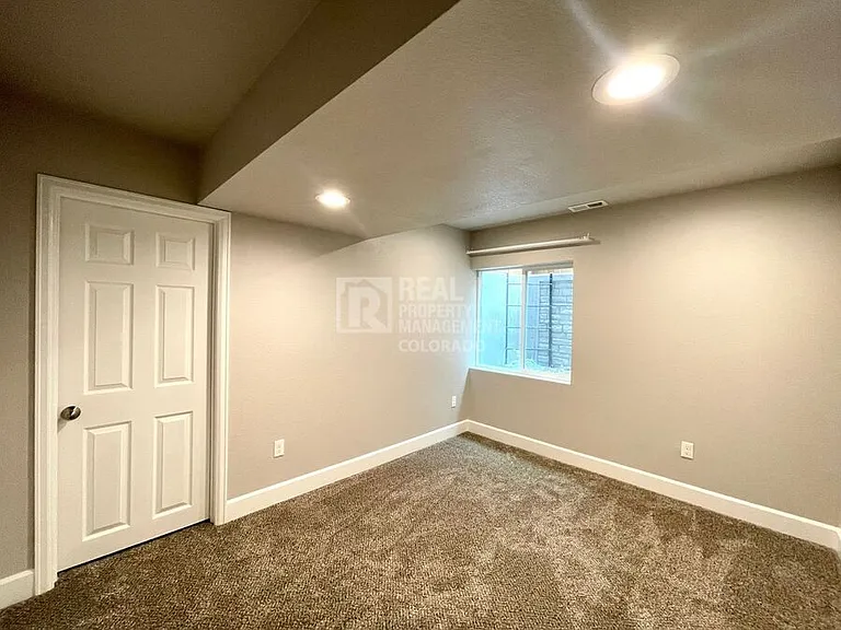 11441 Booth Falls Ct — Photo 10