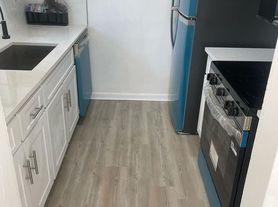 1424 Spring Lane Apt 1-4, 2