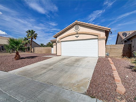 3rd image of 4704 Cliff Breeze Dr