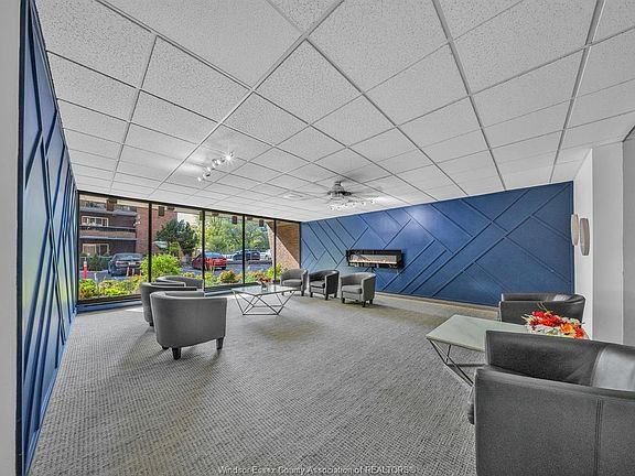 2nd image of 3936 Wyandotte St E #801