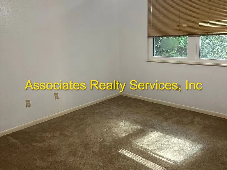 119 SW 75th Ter — Photo 10