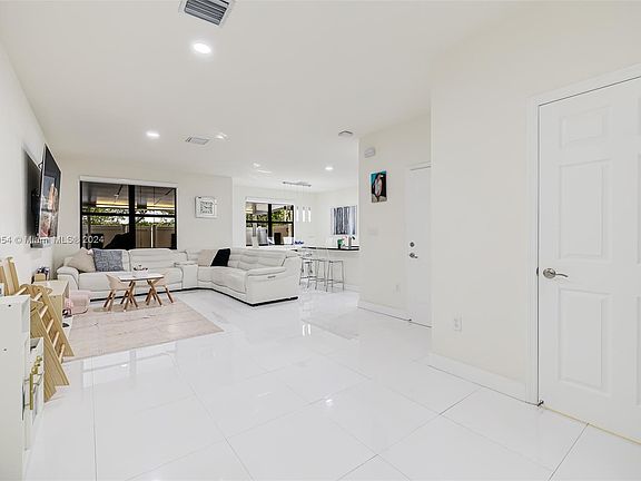 3rd image of 10275 W 32nd Ln