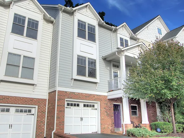 215 Brookwood Dr, Charlottesville, VA 22902