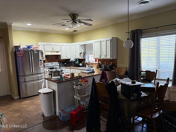 5th image of 2311 Shady Wood Dr