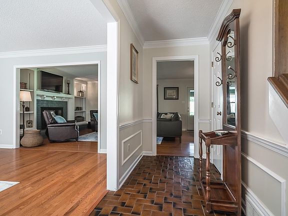 4th image of 2855 Crooked Oak Dr
