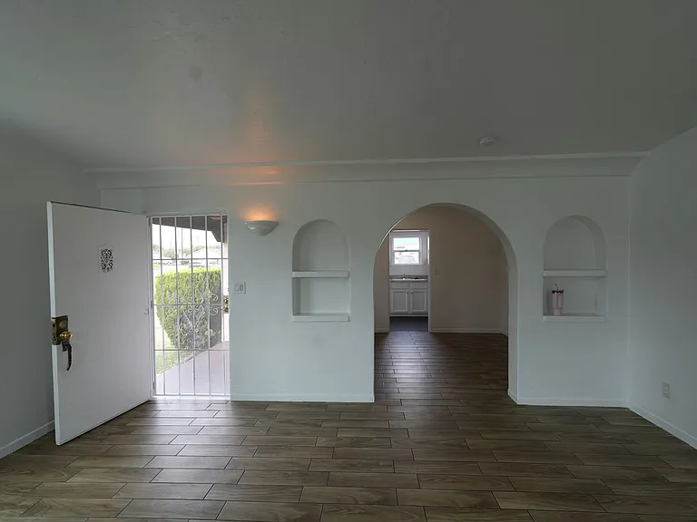 8019 8049 1/2 Alameda St — Photo 12