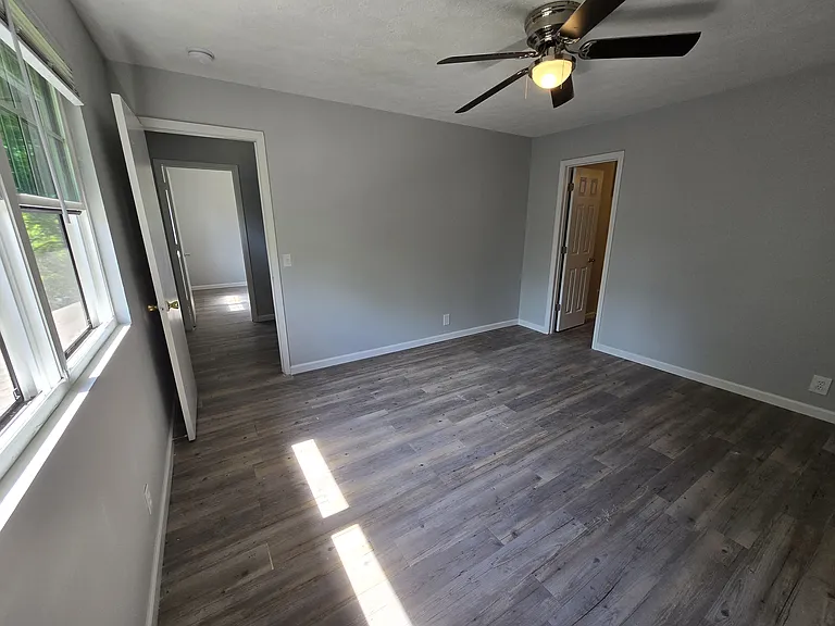 511 Claiborne St — Photo 17