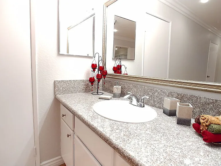 Five Star Suites — Photo 102