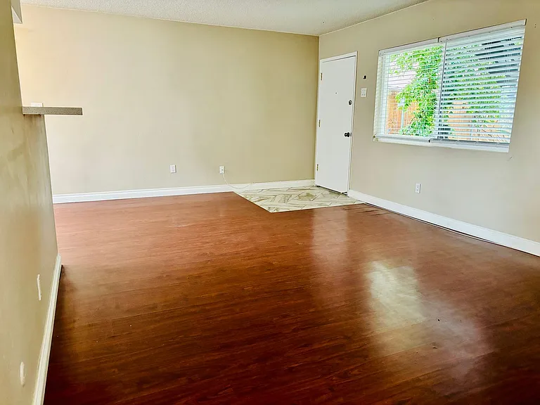 McClintock Apartments — Photo 6