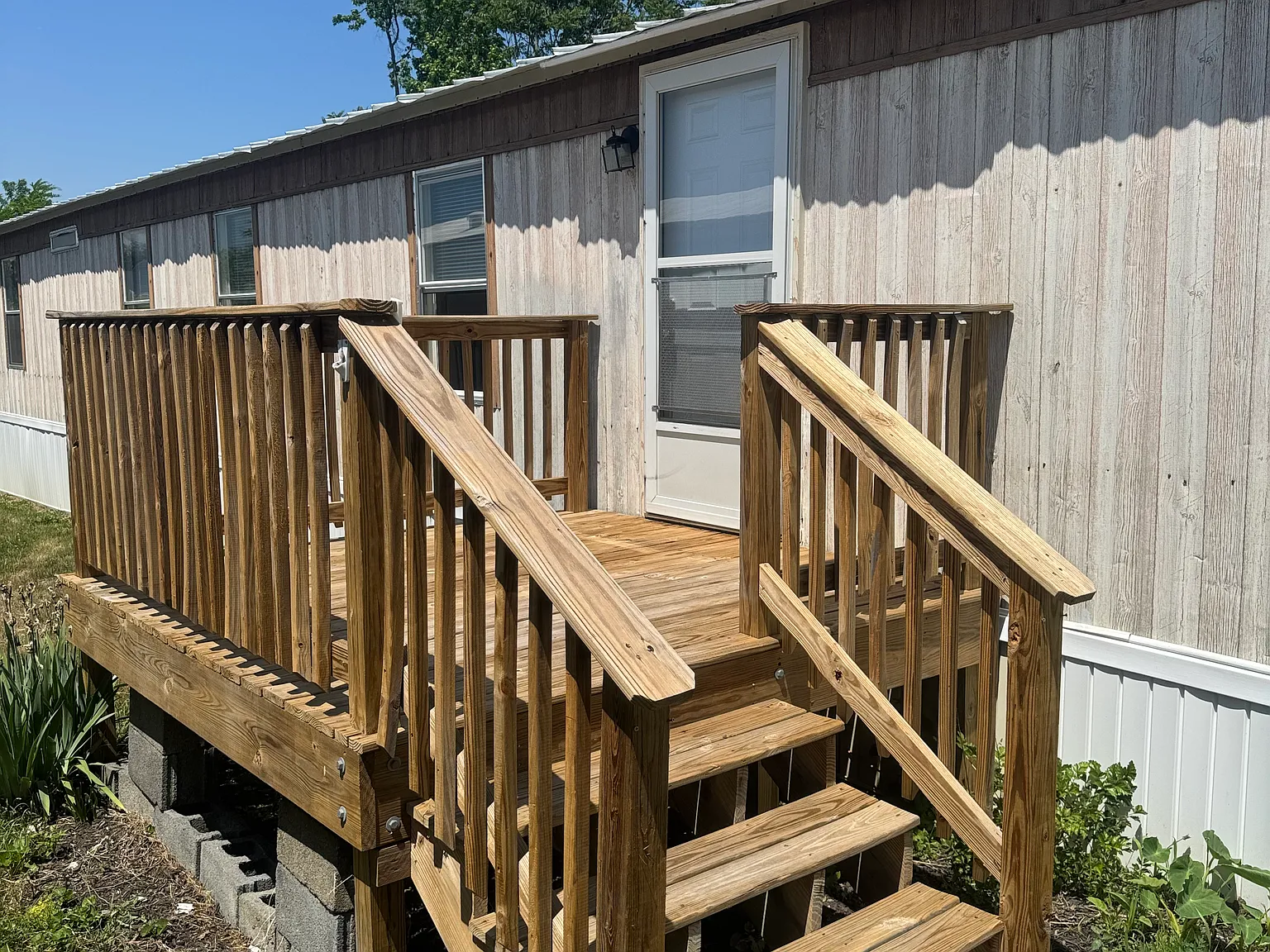 3 bed, 950 sqft, $1,550 — Photo 2