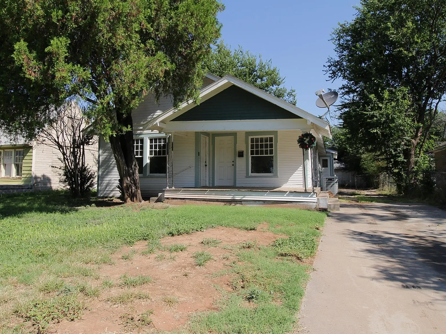 3 bed, 1.0 bath, 1297 sqft, $850 — Photo 2