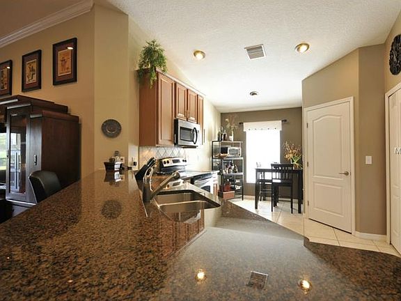 3rd image of 502 Fairhaven Dr