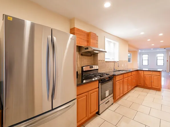 1532 Christian St, Philadelphia, PA 19146