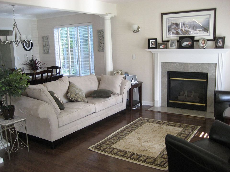 Formal living area