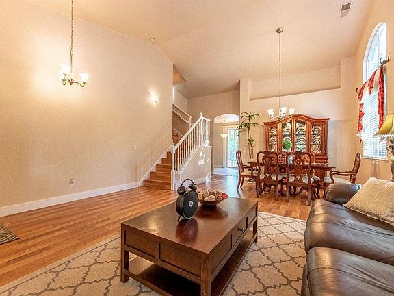 2nd image of 2501 Maybrook Dr