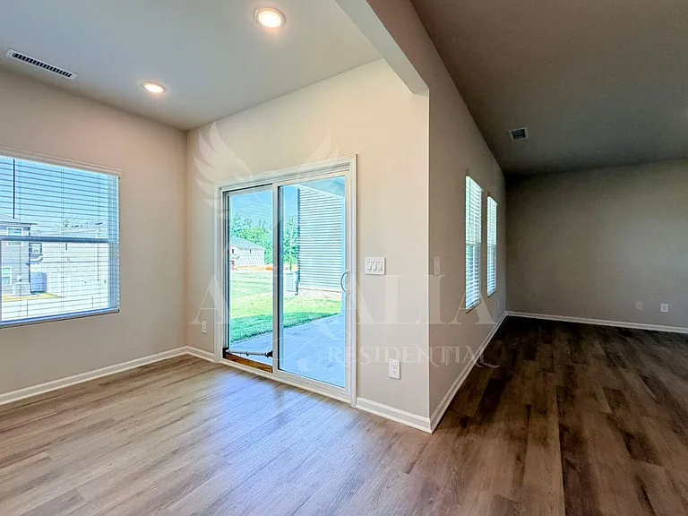 645 Red River Dr — Photo 12