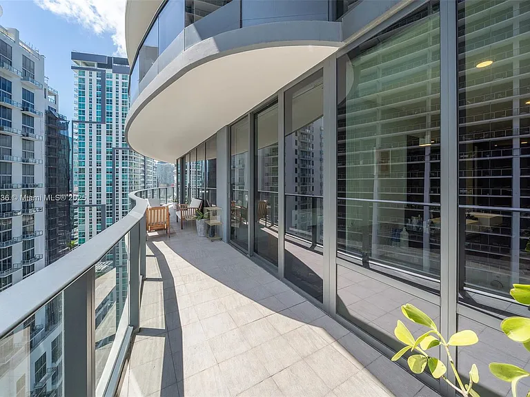 1000 Brickell Plz #2709 — Photo 33