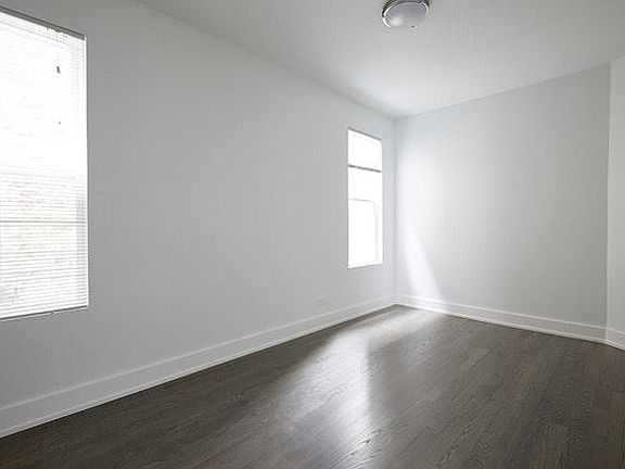 4th image of 3037 W Diversey Ave