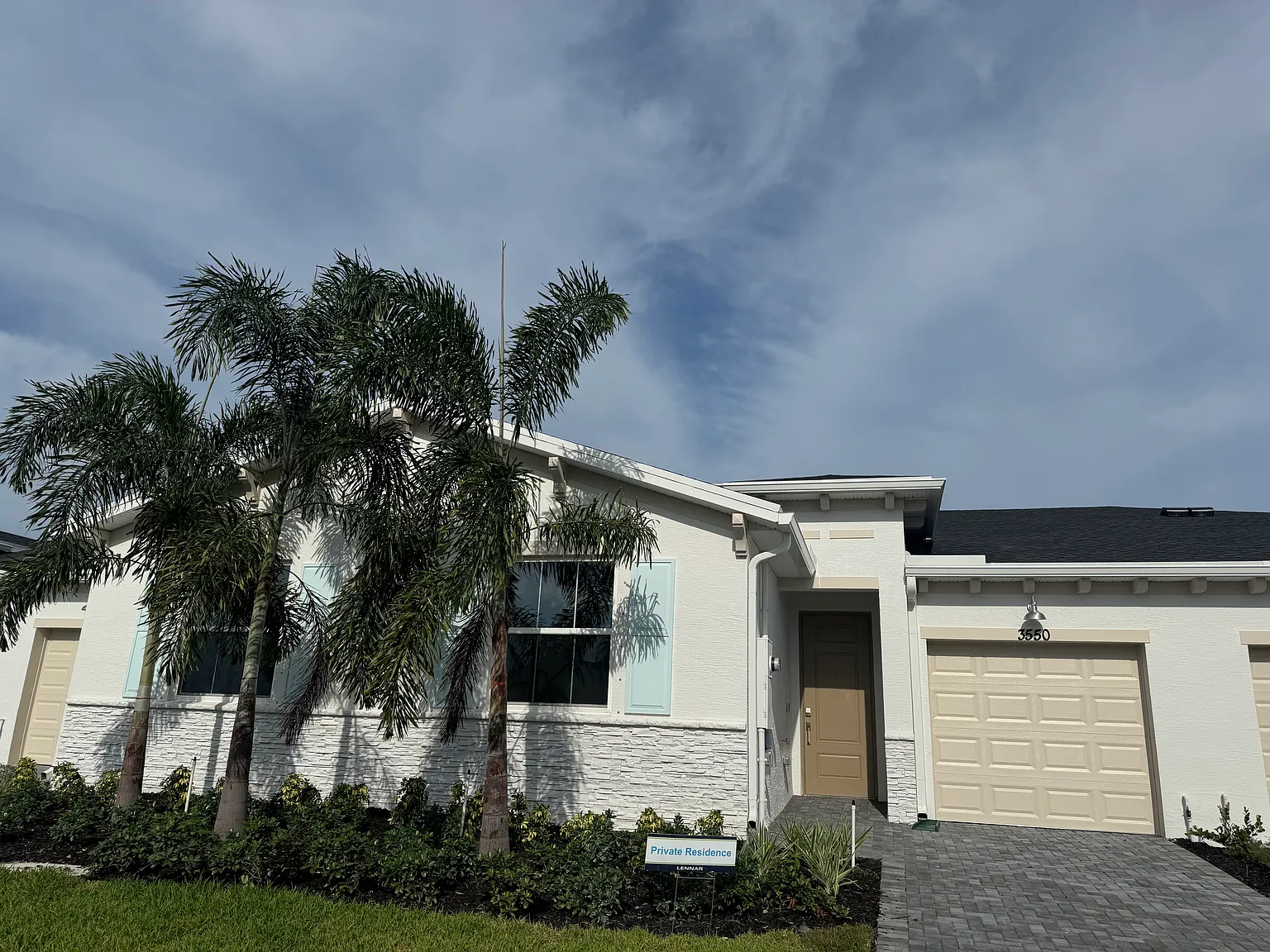2 bed, 2679 sqft, $2,100 — Photo 1