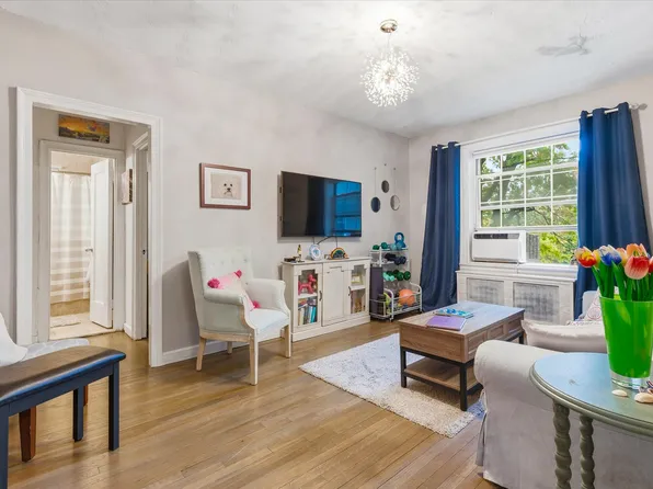 56-05 31st Avenue image 3 of 16