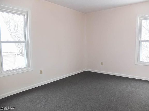 4th image of 63 Grand Ave