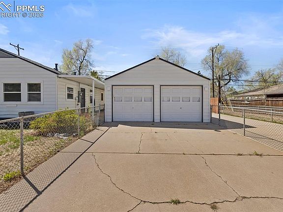 5th image of 1224 Falcon Ave