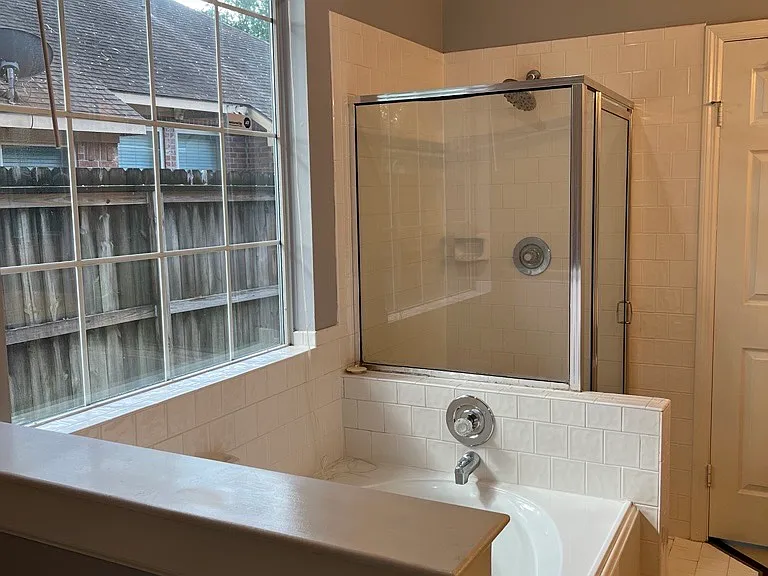 3523 Kings Mountain Dr — Photo 5