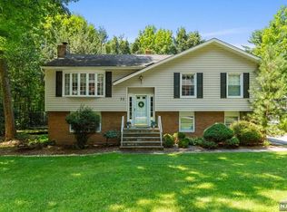 32 Orchard Rd, Ringwood, NJ 07456