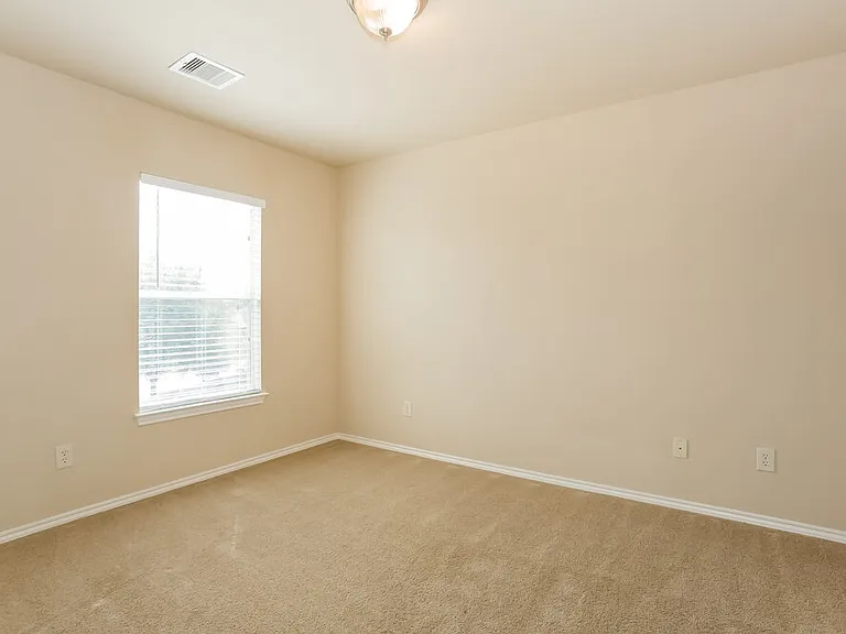 9510 Wakefield Village Dr — Photo 11
