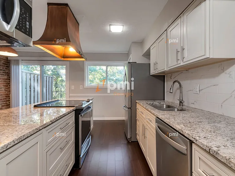 3083 Colonial Way #C — Photo 5