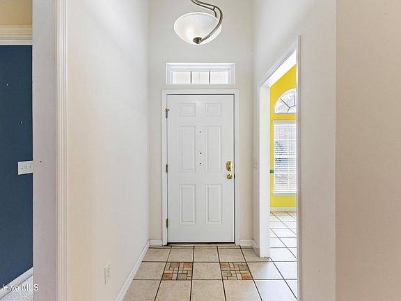 3rd image of 532 Sandpiper Bay Drive SW