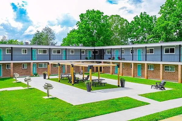 Asheville Arms Apartments — Photo 2