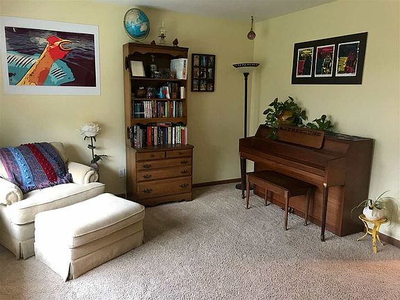 2nd image of 1034 Orchard Dr