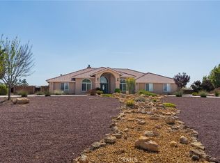 19501 Kinai Rd, Apple Valley, CA 92307