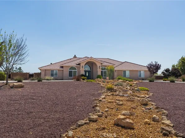 19501 Kinai Rd, Apple Valley, CA 92307