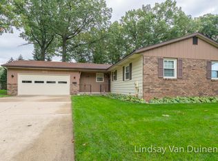 2472 Rudgate Dr NW, Grand Rapids, MI 49544