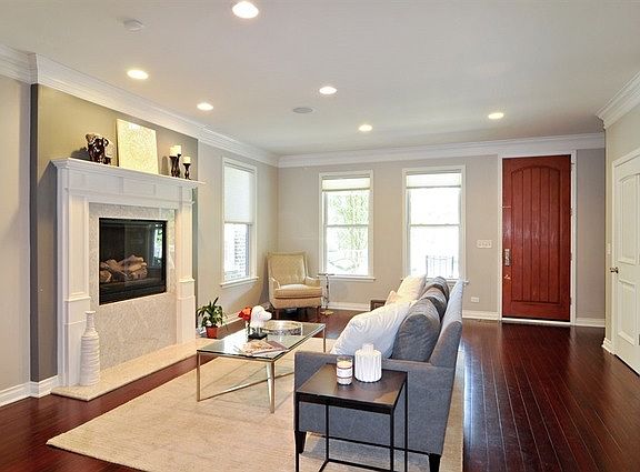 2nd image of 2740 N Fairfield Ave #1