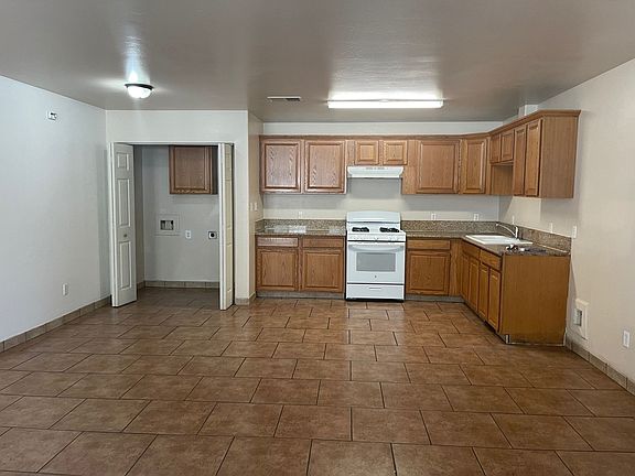 3rd image of 1505 Orange Dr APT C