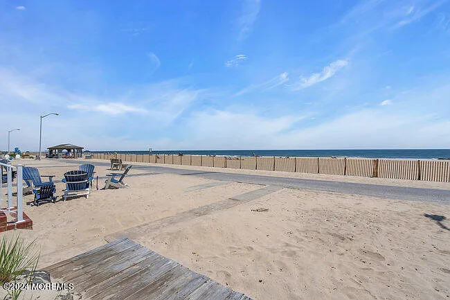 157 Beachfront Front — Photo 41