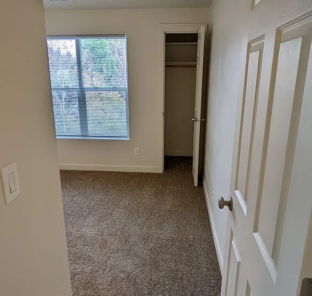Halsey East Townhomes — Photo 151