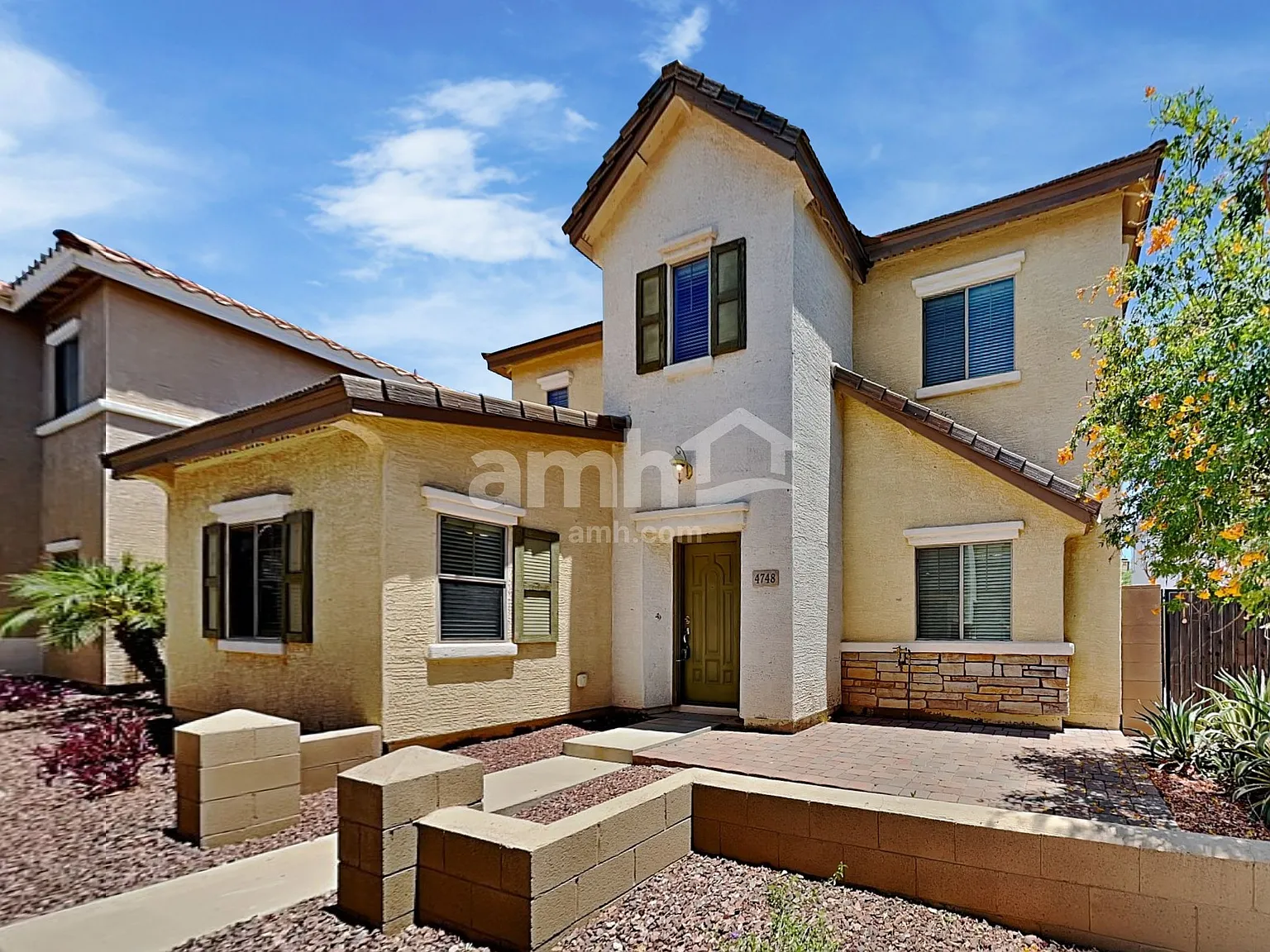 3 bed, 2.5 bath, 1375 sqft, $2,020 — Photo 1