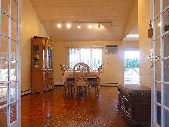 2nd image of 23 Cinder Ln