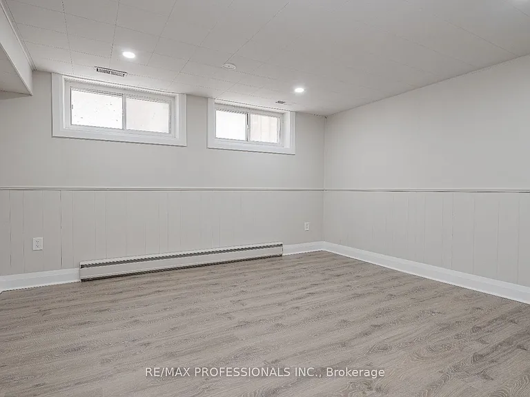 364 Rathburn Rd — Photo 9